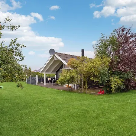 Four-bedroom In Sydals بيت للعطل